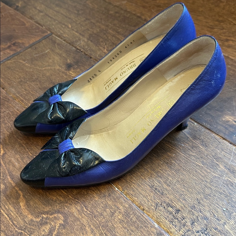 Bruno Magli Royal Blue and Black Bow Heels